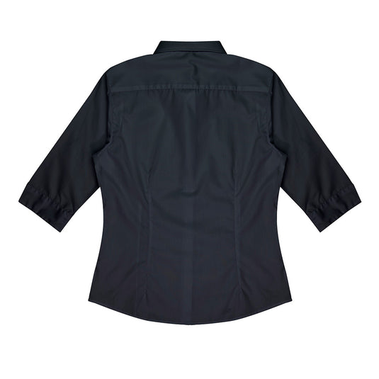 Kingswood Lady Shirt 3/4 Sleeve features a stylish, feminine cut with a collar and long sleeves. Designed for easy care and quick drying, this lightweight shirt is ideal for workplace uniforms.