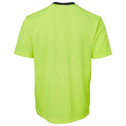 JB’s Hi Vis Traditional T-Shirt displayed on a mannequin, featuring black trim. Designed with moisture-wicking polyester and micro mesh fabric, ensuring durability and UPF 50+ protection, ideal for safety and work environments.