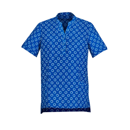Biz Womens Florence Daisy Print Tunic featuring a blue shirt with white floral patterns, short sleeves, a collar, and buttons. Designed for comfort and practicality, ideal for workplace and casual settings.