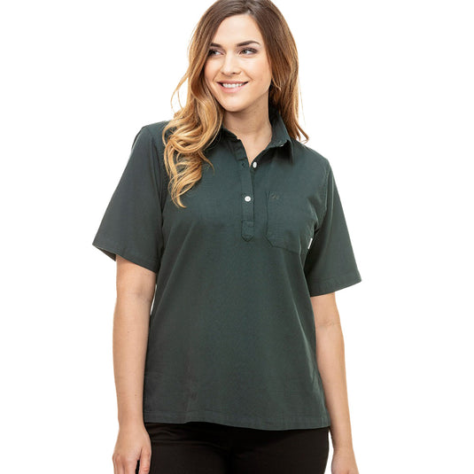 Swanndri Tasman Womens Short Sleeve Shirt, featuring a breathable Panama weave, half placket button opening, single chest pocket with embroidered swan logo, and straight hem with side splits, ideal for summer comfort.