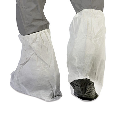 Esko Titan Grip Sole Boot Cover: Pack/25 displayed on a person's legs, showcasing the white, breathable, splash-resistant fabric with an elasticated design, suitable for various trades requiring hygiene and safety.