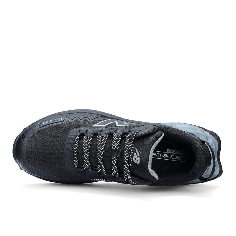 Load image into Gallery viewer, New Balance Fresh Foam Cremorne 2E Safety Shoe, Black/Grey, features a sleek design with patterned laces, cushioned collar, and composite safety toe, ideal for comfort and durability in demanding work environments.
